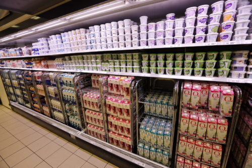 Melkeprodukter i butikk